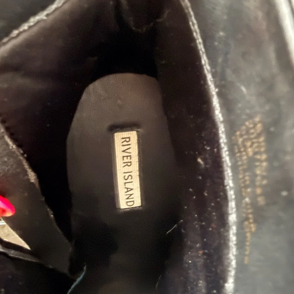 River Island Patent Ankle Boots Black Architectural Block Heel Booties Size 8 - Picture 6 of 7